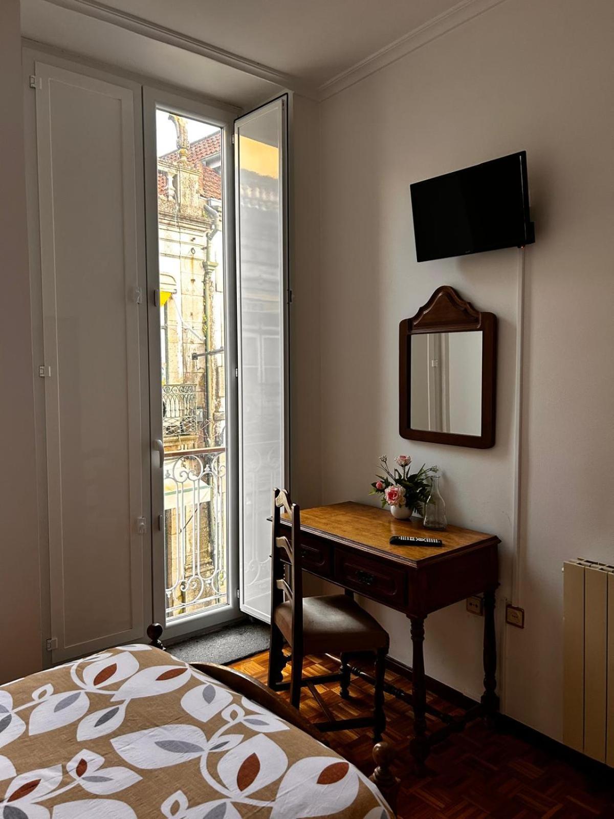 Bed and Breakfast Residencial Real - Antiga Rosas Vila Real Zewnętrze zdjęcie